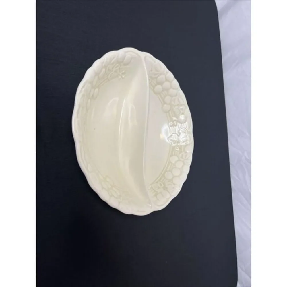 Metlox Poppytrail USA ANTIQUE GRAPE Round Divided Vegetable Bowl‎